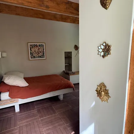 Les Terrasses D'heric Oda ve Kahvaltı 3*